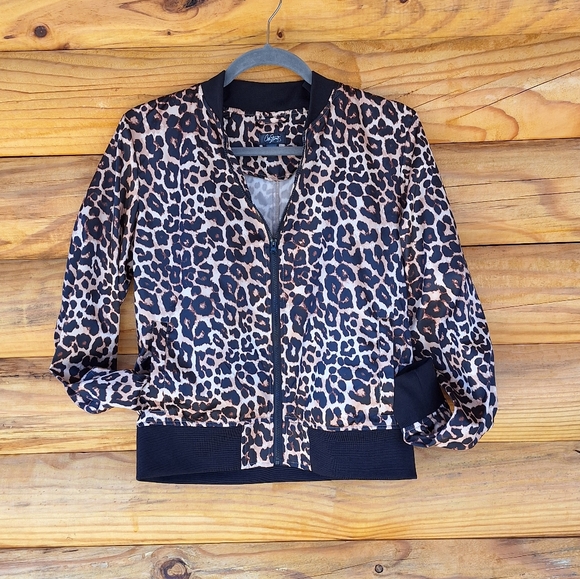 Cropped Cheetah Jacket - Picture 3 of 15